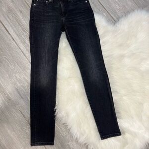 Sleek Black Skinny Jeans for Women